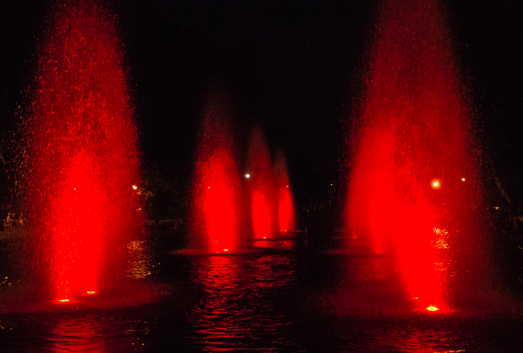 bialystok fontanny w parku Białystok   zachwycający w dzień i w nocy
