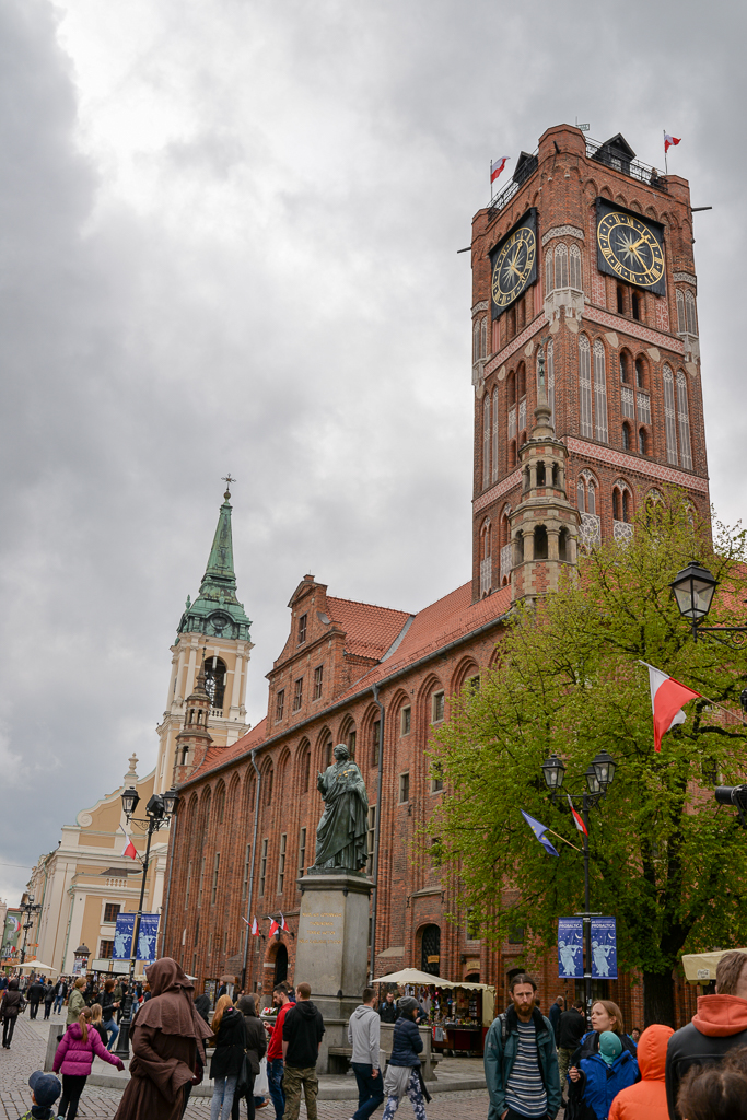 Toruń ratusz pomnik Kopernika Majówka w Toruniu