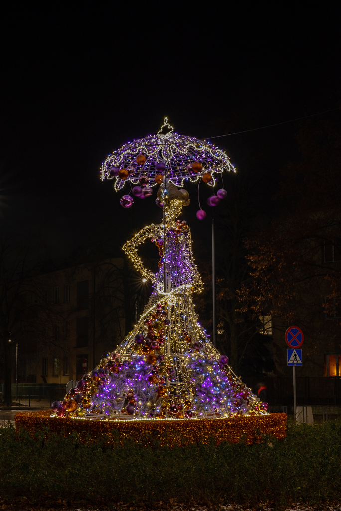 iluminacje dama rondo wolframa Warszawskie iluminacje 2015
